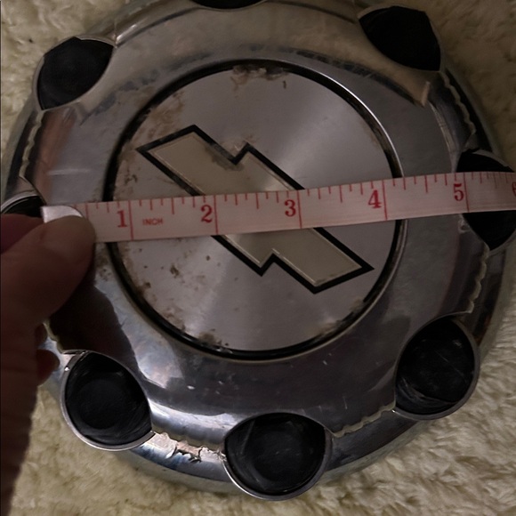 Chevy Hubcap - Picture 7 of 7